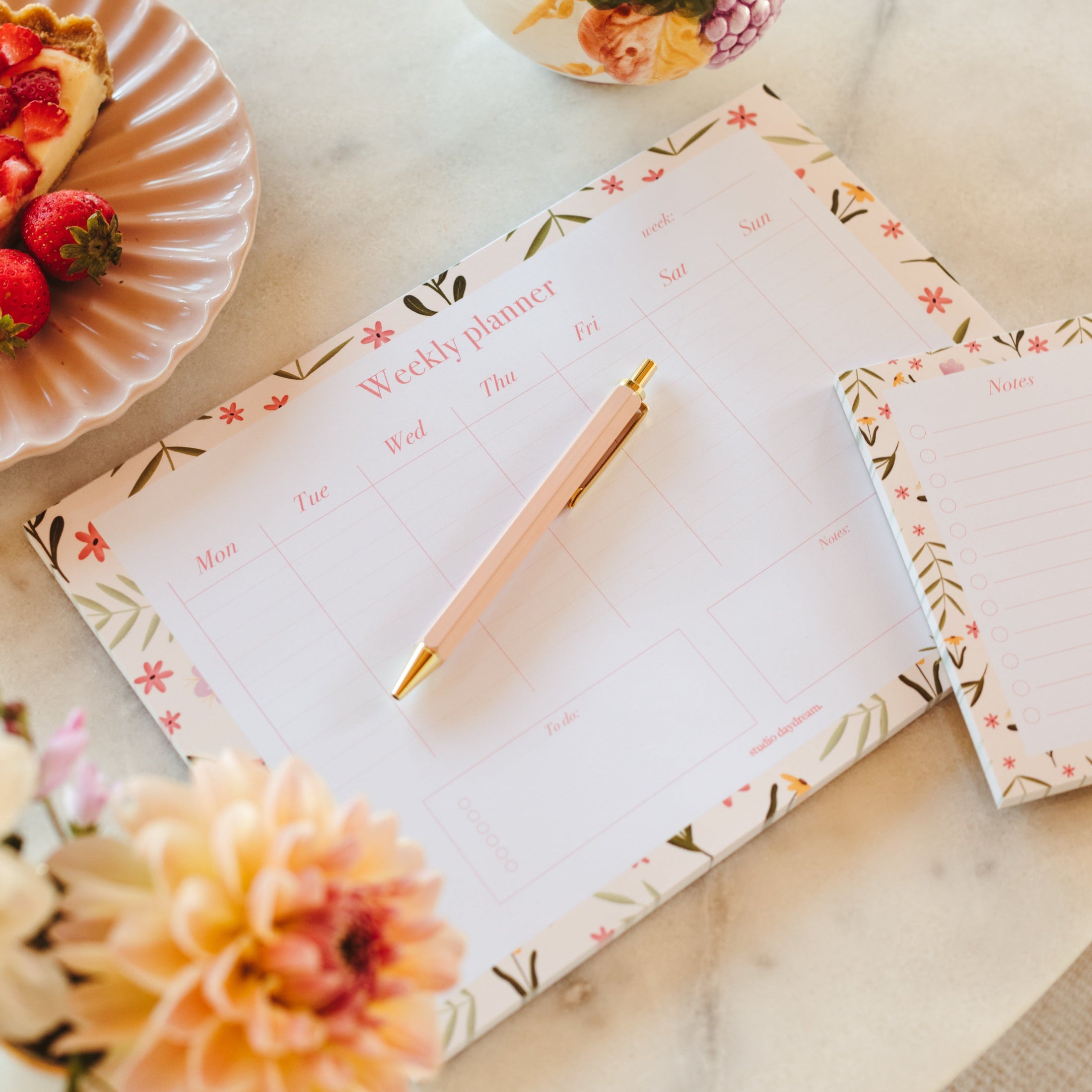 Weekly Planner A4 | Colourful Blossom Beige